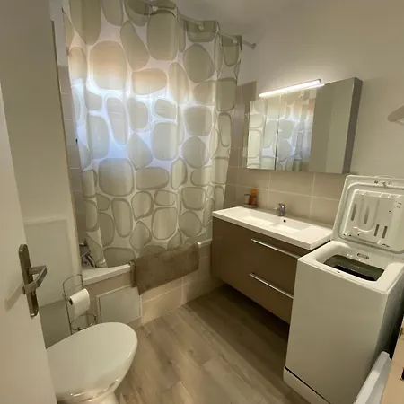 T2 Centre Avec Parking, Proche Et Commerces - Fr-1-319-21 Arcachon